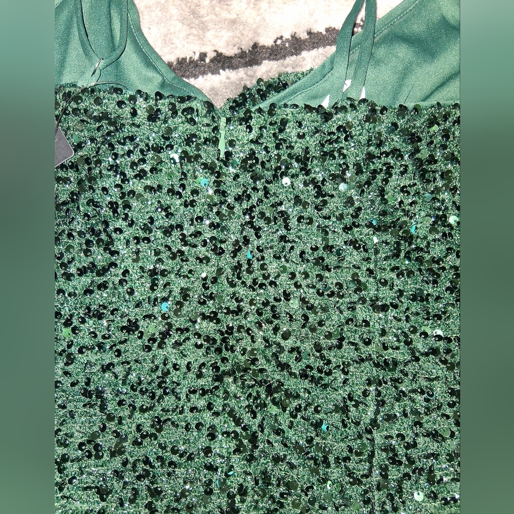 NWT Lulus Size Medium Emerald Sequin Faux Wrap Bodycon Homecoming Dress! - Picture 14 of 16